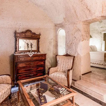 Hanedan Cappadocia Hotel 3*